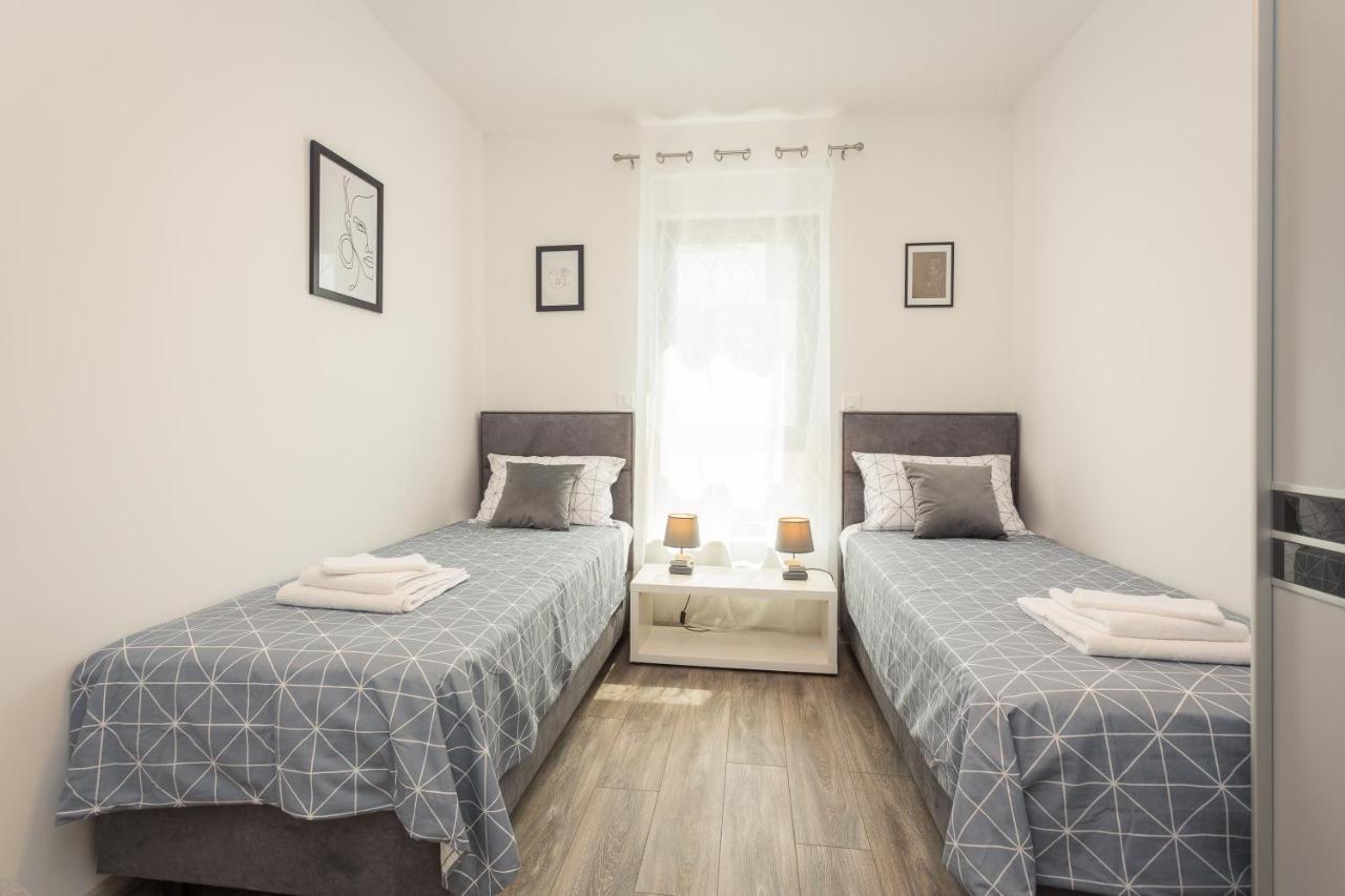 Appartement Luton à Banjole Extérieur photo