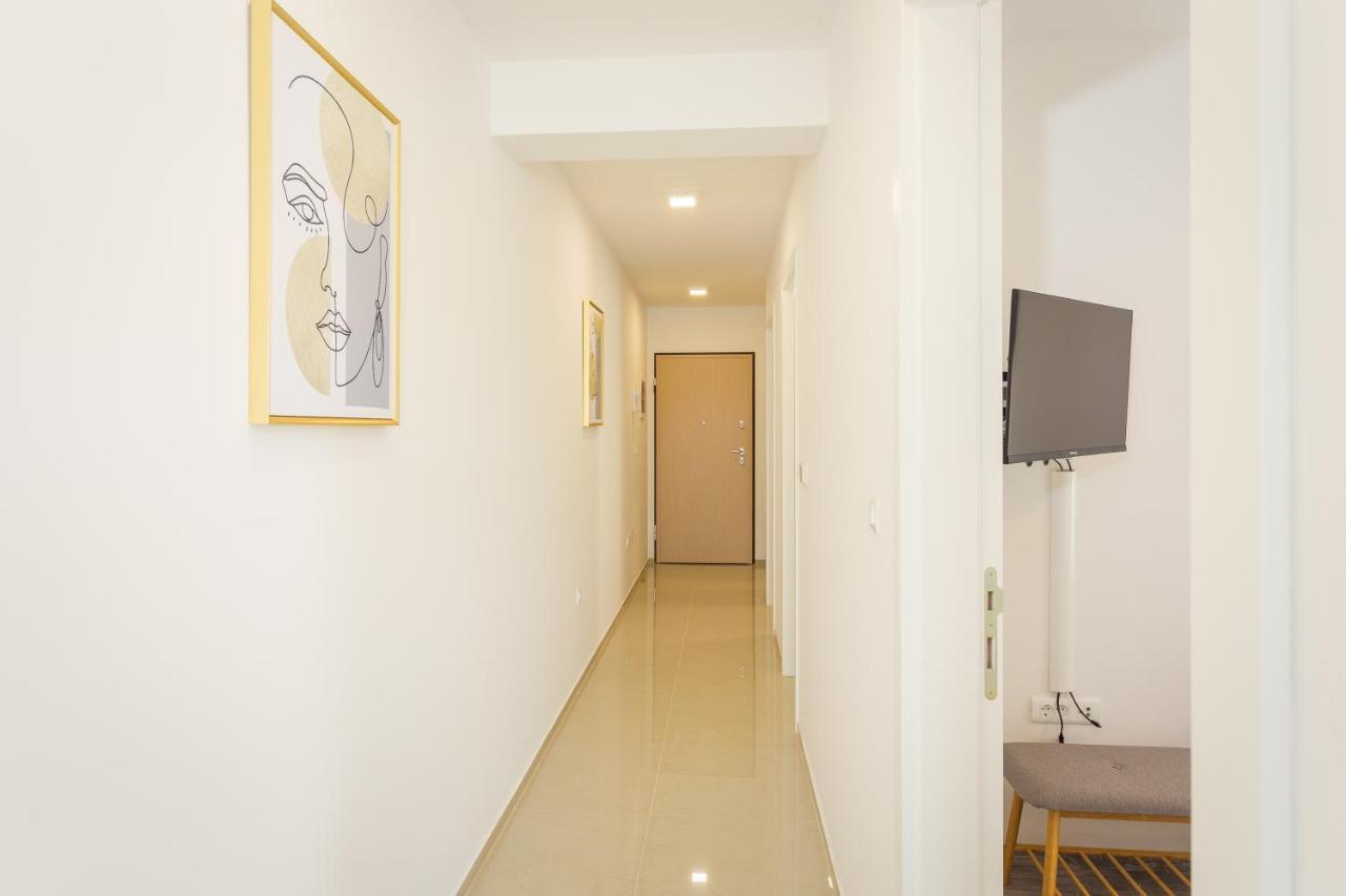 Appartement Luton à Banjole Extérieur photo